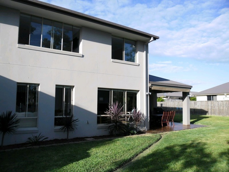 15 Strathburn Crescent, Ormeau QLD 4208