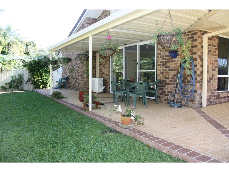 92 Parkes Drive, Helensvale QLD 4212