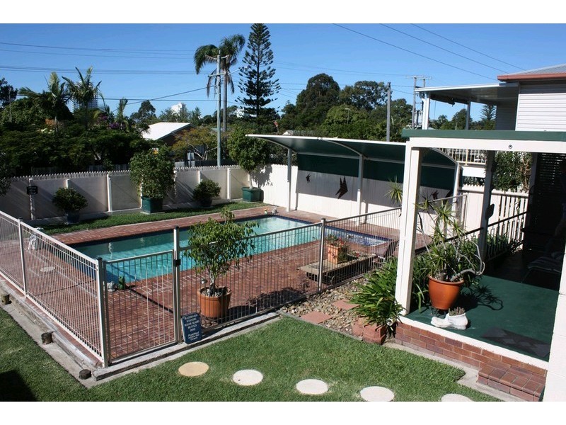 2 Kingsley Avenue, Labrador QLD 4215