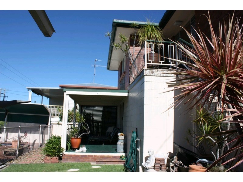 2 Kingsley Avenue, Labrador QLD 4215