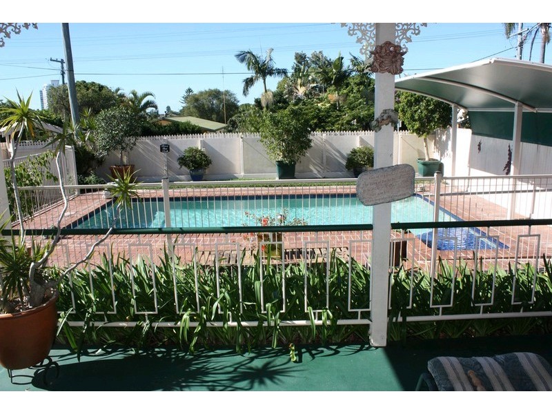 2 Kingsley Avenue, Labrador QLD 4215