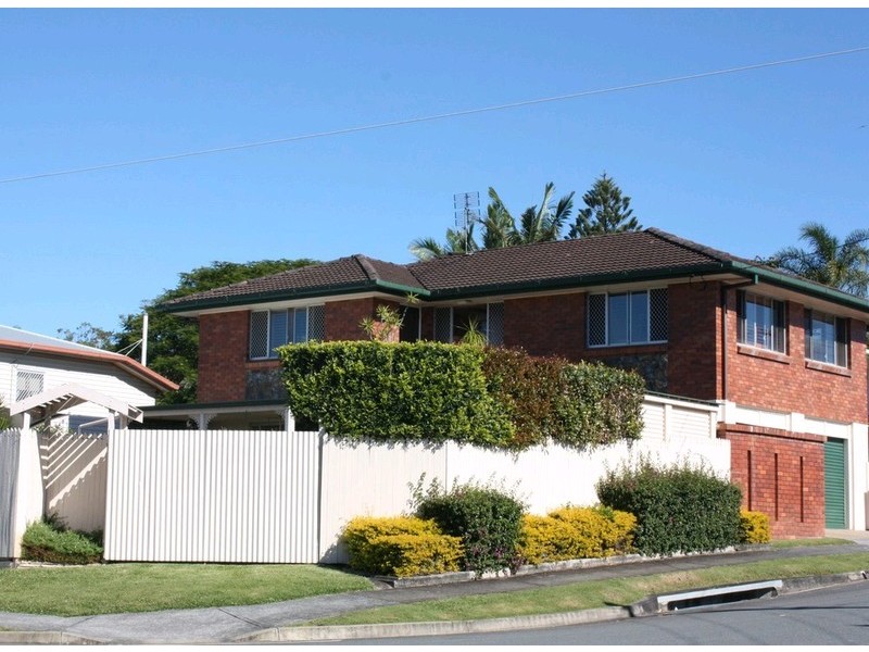 2 Kingsley Avenue, Labrador QLD 4215