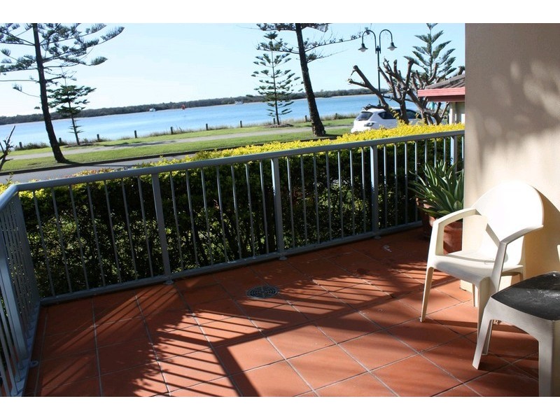 1/416 Marine Parade, Biggera Waters QLD 4216