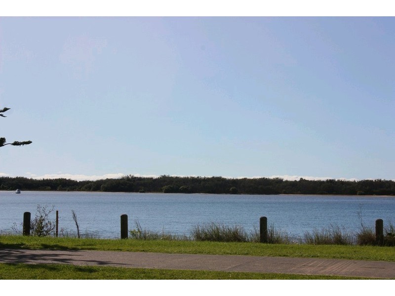 1/416 Marine Parade, Biggera Waters QLD 4216