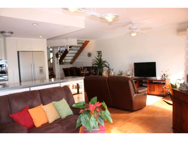 40/81 Boykambil Esplanade, Hope Island QLD 4212