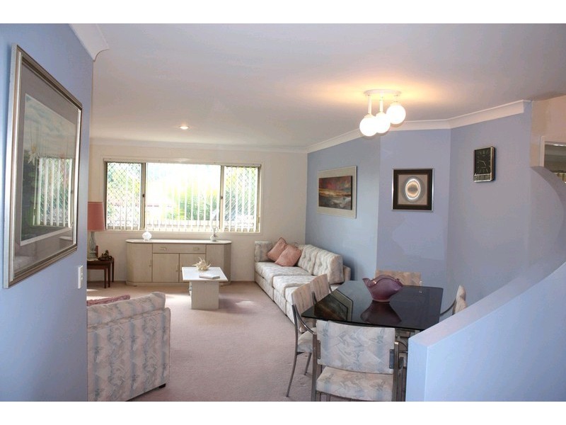 1 Highgate Lane, Robina QLD 4226