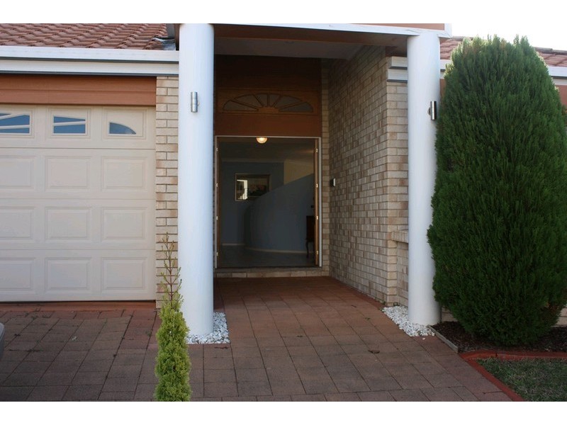 1 Highgate Lane, Robina QLD 4226