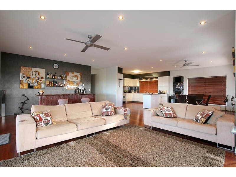 14 Vennor Drive, Ormeau QLD 4208