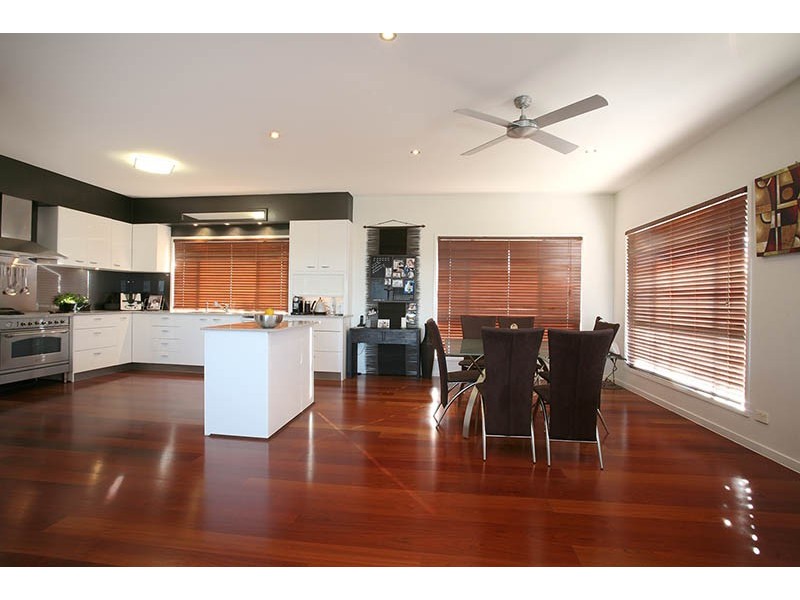 14 Vennor Drive, Ormeau QLD 4208