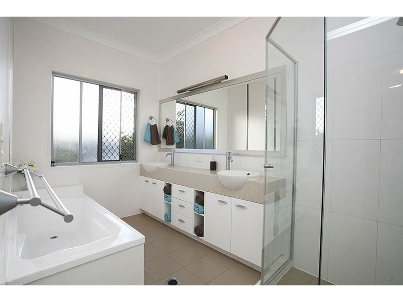 14 Vennor Drive, Ormeau QLD 4208