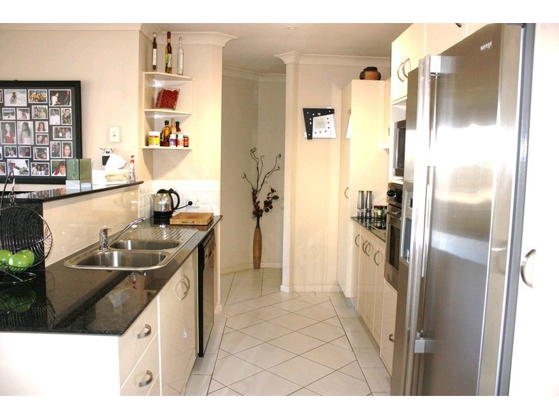 7 Sarah Place, Ashmore QLD 4214