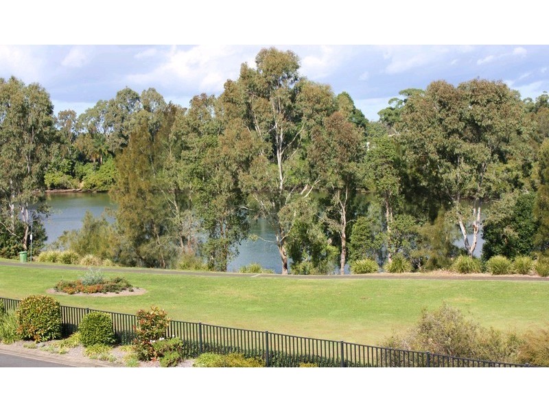 7 Sarah Place, Ashmore QLD 4214