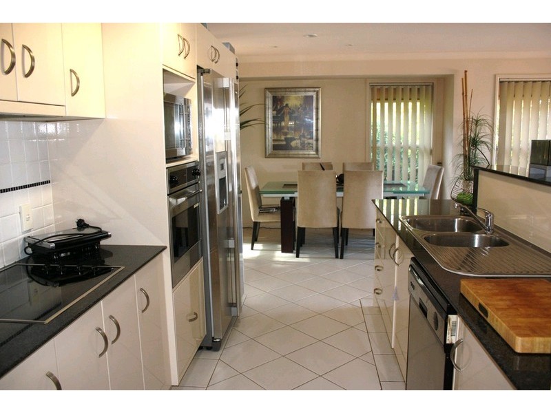 7 Sarah Place, Ashmore QLD 4214