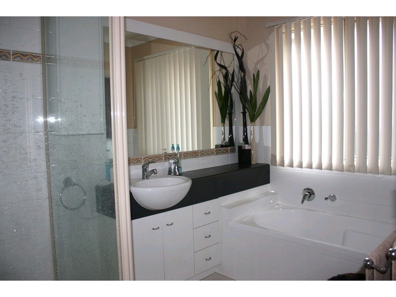 7 Sarah Place, Ashmore QLD 4214