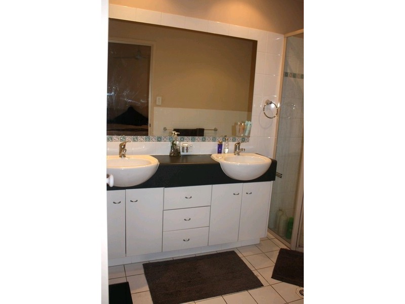 7 Sarah Place, Ashmore QLD 4214