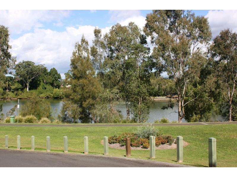 7 Sarah Place, Ashmore QLD 4214