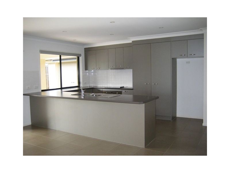 8 Summerlea Crescent, Ormeau QLD 4208