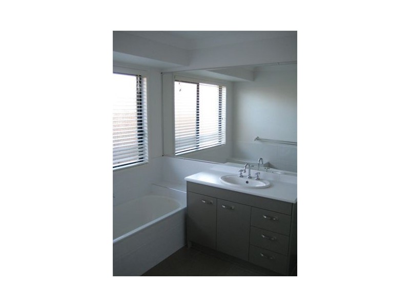 8 Summerlea Crescent, Ormeau QLD 4208