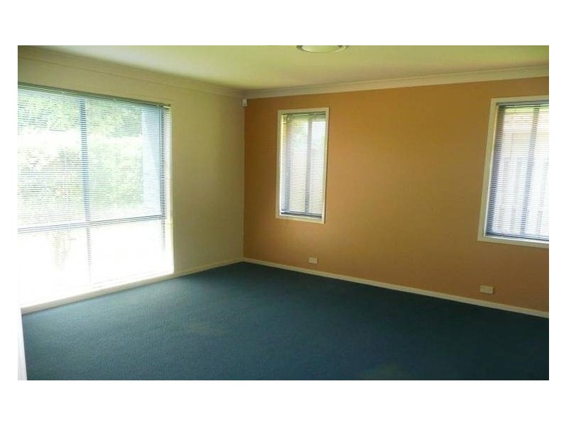 8 Thames Place, Oxenford QLD 4210