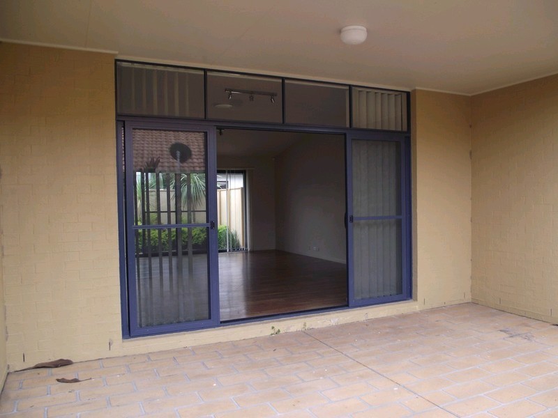 8 Thames Place, Oxenford QLD 4210