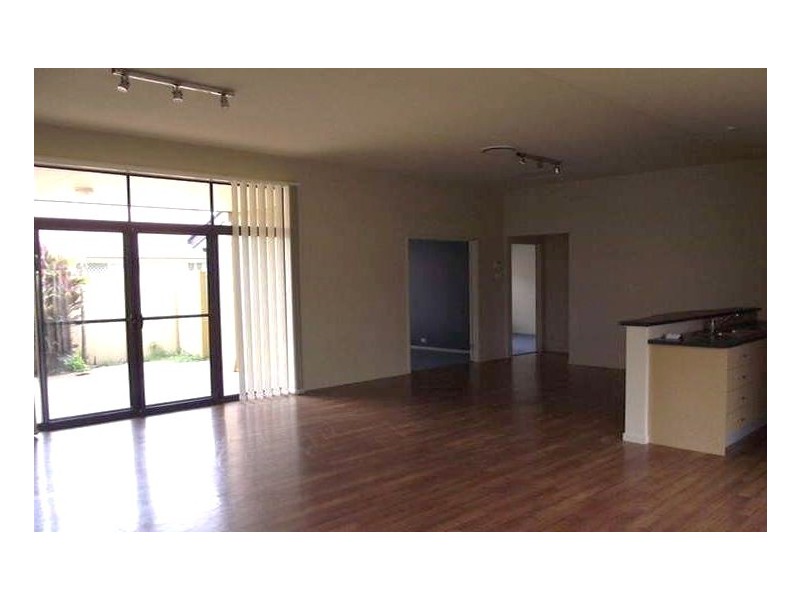 8 Thames Place, Oxenford QLD 4210