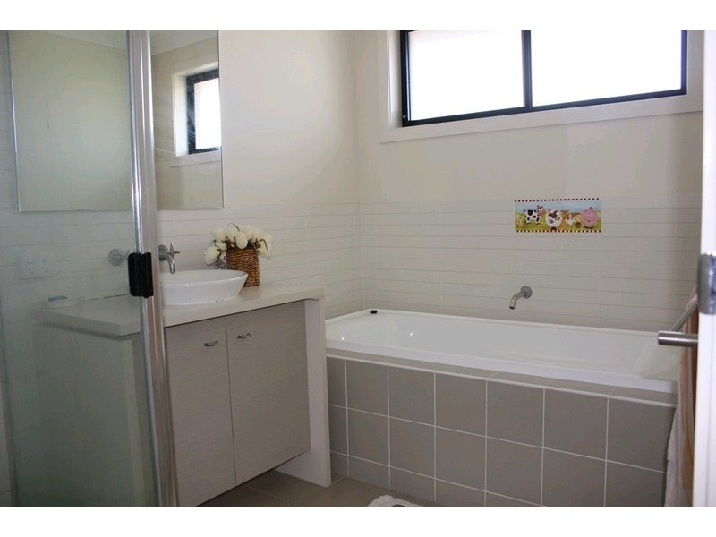 4 Corymbia way, Molendinar QLD 4214