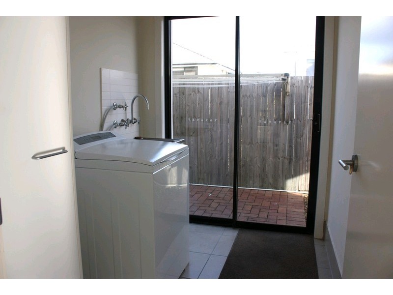 4 Corymbia way, Molendinar QLD 4214