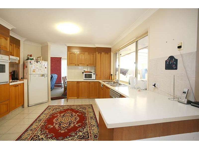 2 Carnoustie Court, Arundel QLD 4214