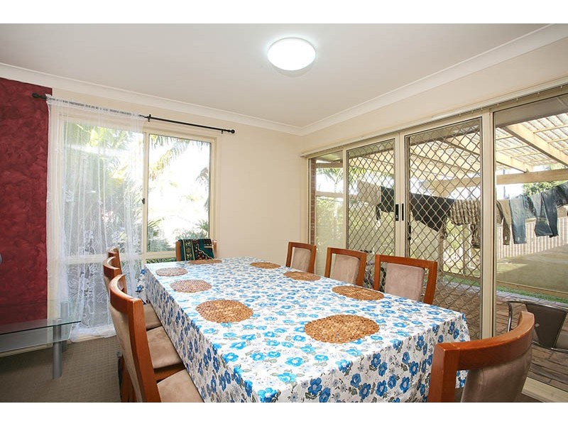 2 Carnoustie Court, Arundel QLD 4214