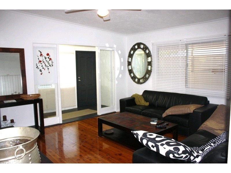 19 Cawthray Street, Biggera Waters QLD 4216