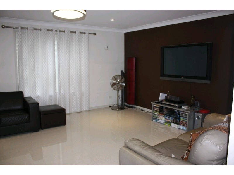 138 Currumburra Road, Ashmore QLD 4214