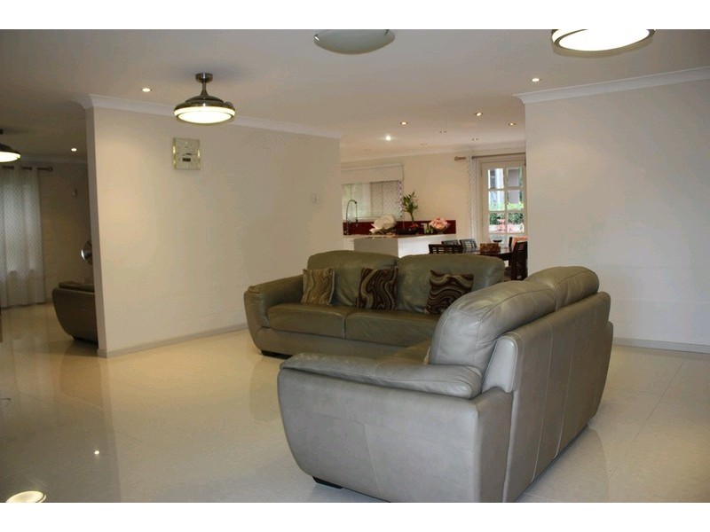 138 Currumburra Road, Ashmore QLD 4214