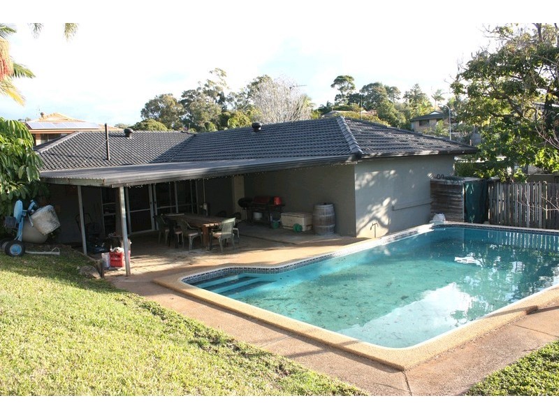 9 Patura Drive, Ashmore QLD 4214