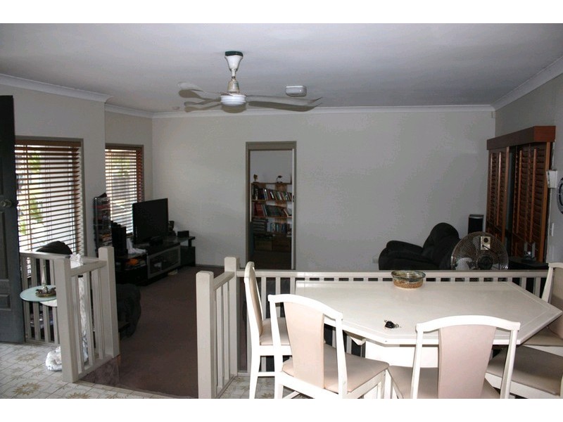 9 Patura Drive, Ashmore QLD 4214