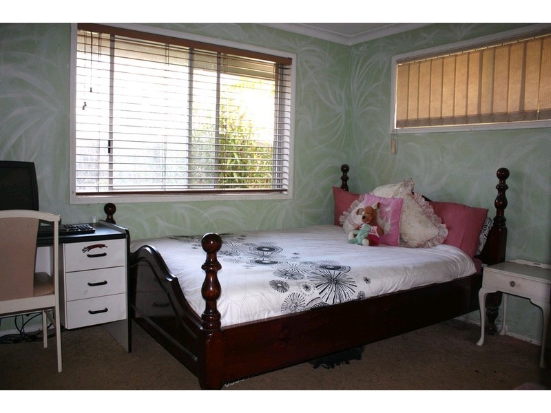 9 Patura Drive, Ashmore QLD 4214