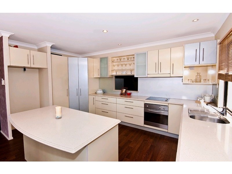 35 Midway Terrace, Pacific Pines QLD 4211