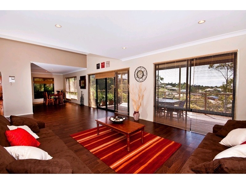 35 Midway Terrace, Pacific Pines QLD 4211