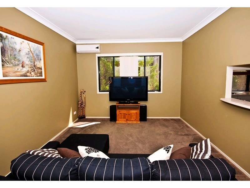 35 Midway Terrace, Pacific Pines QLD 4211