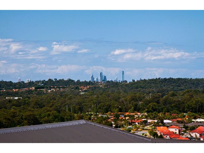 35 Midway Terrace, Pacific Pines QLD 4211