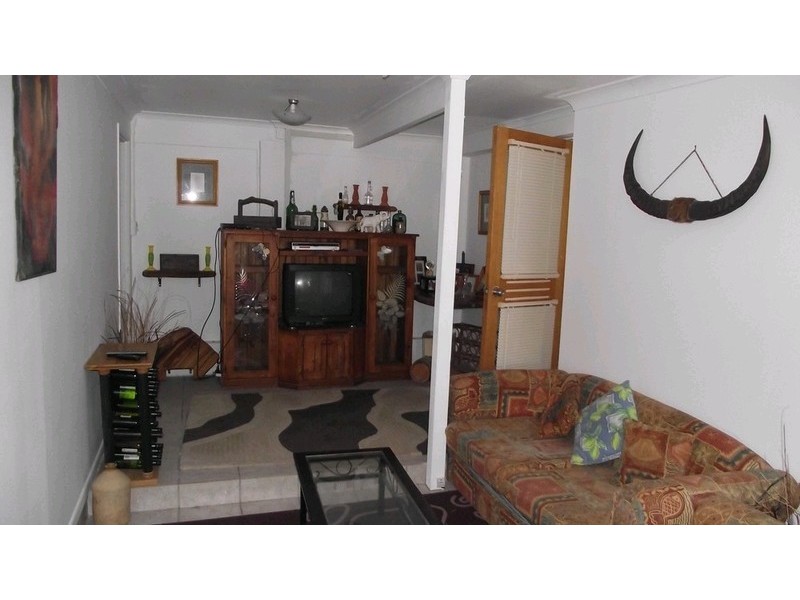 44 Nerang Broadbeach Road, Nerang QLD 4211