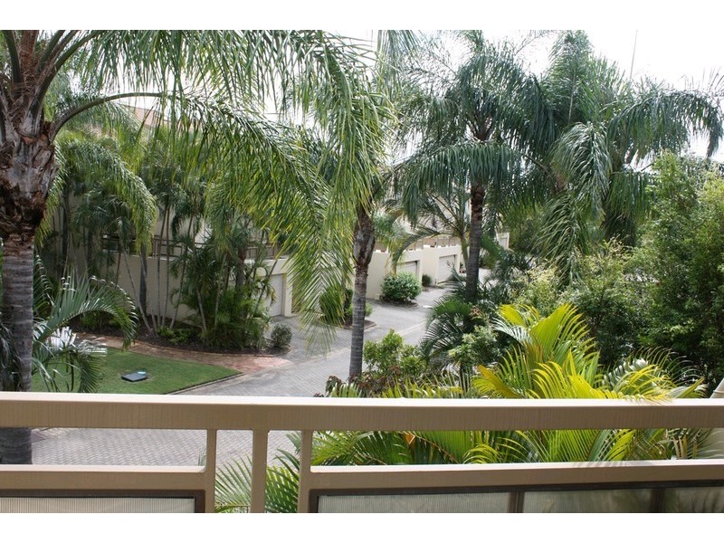 54/100 Morala Avenue, Runaway Bay QLD 4216