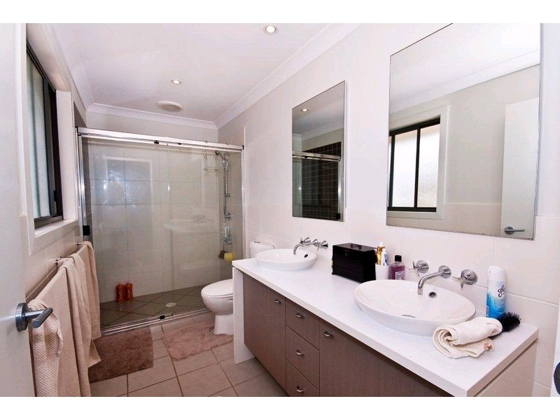 26 Lockwood Place, Molendinar QLD 4214