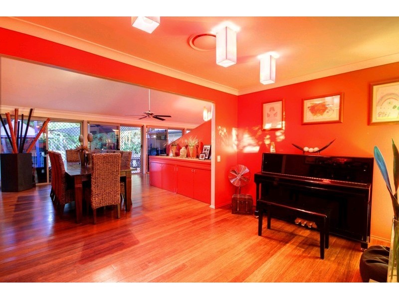 5 Ainsley Avenue, Ashmore QLD 4214