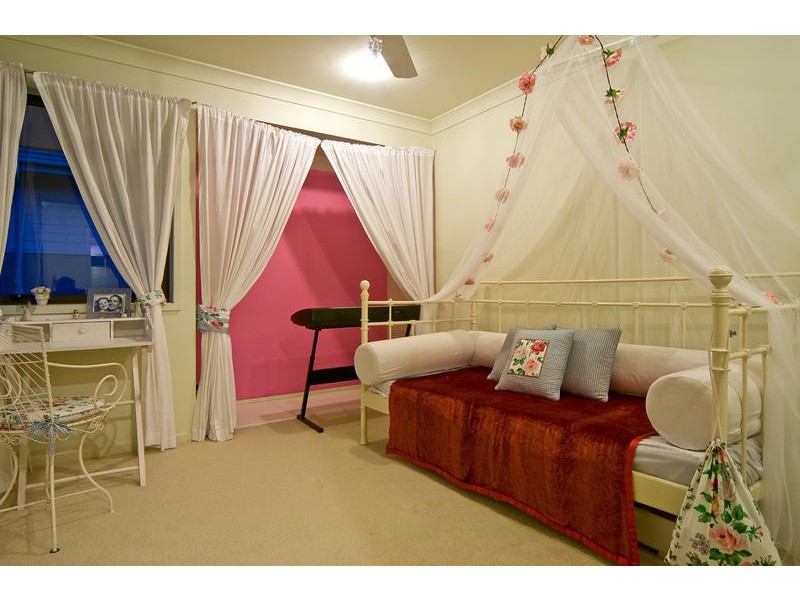 19 Hepburn Close, Wakerley QLD 4154