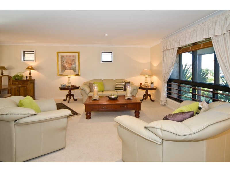 42 Trafalgar Vale Avenue, Wellington Point QLD 4160