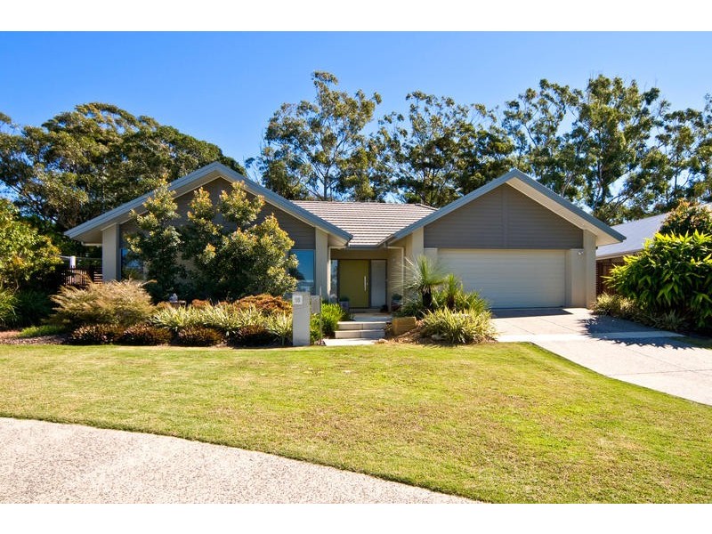 18 Barrington Crescent, Wakerley QLD 4154