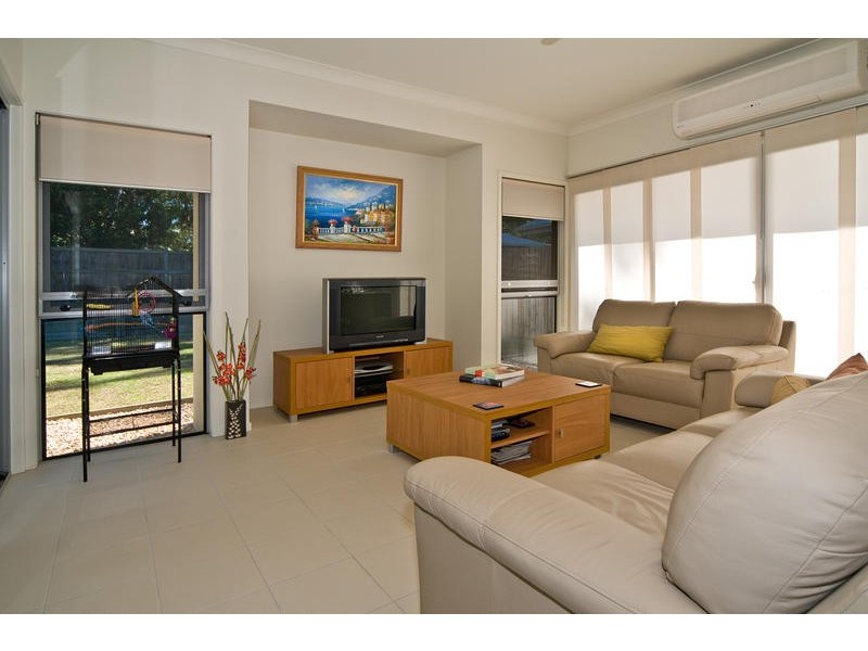 18 Barrington Crescent, Wakerley QLD 4154