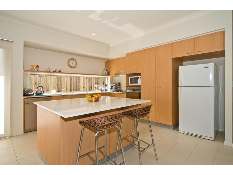 18 Barrington Crescent, Wakerley QLD 4154
