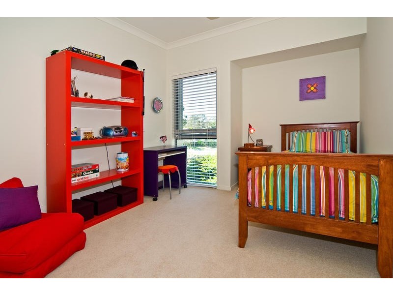 18 Barrington Crescent, Wakerley QLD 4154