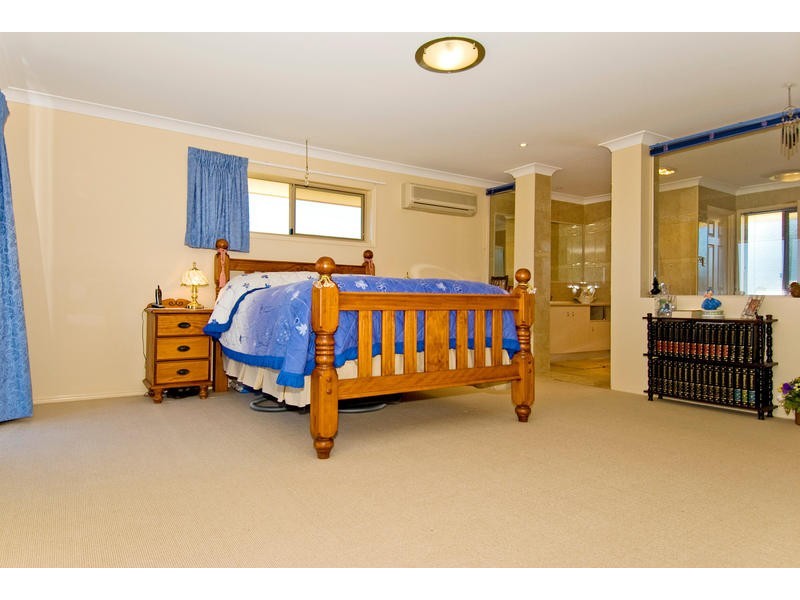 5 Mallan Terrace, Birkdale QLD 4159